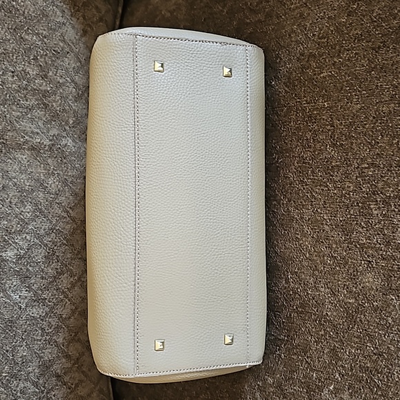 Bamboo Handle Tote - Picture 3 of 6